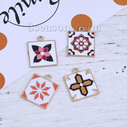 Bild von Zinklegierung Charms Anhänger Quadrat Vergoldet Bunt Kreuz Emaille Stickerei-Effekt 24mm x 20mm, 5 Stück