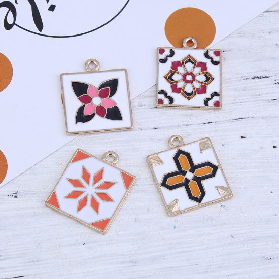 Bild von Zinklegierung Charms Anhänger Quadrat Vergoldet Bunt Kreuz Emaille Stickerei-Effekt 24mm x 20mm, 5 Stück