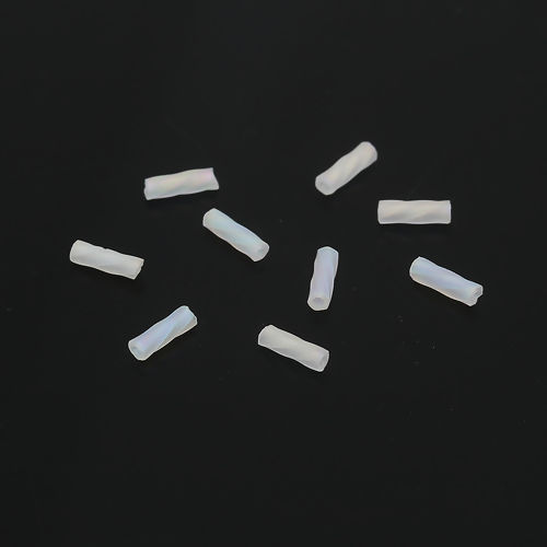 Imagen de (Japón Importación) Vidrio Cuentas Twisted Bugle Blanco AB Color Escarchado 6mm x 2mm, 0.8mm, 10 Gramos 33