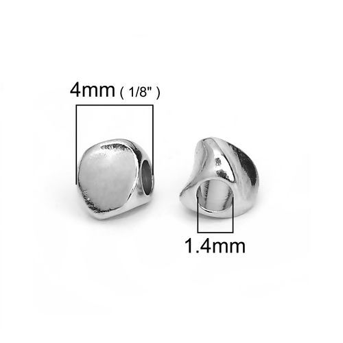 Imagen de Brass Beads Triangle Silver Tone About 4mm( 1/8") x 4mm( 1/8"), Hole: Approx 1.4mm, 100 PCs