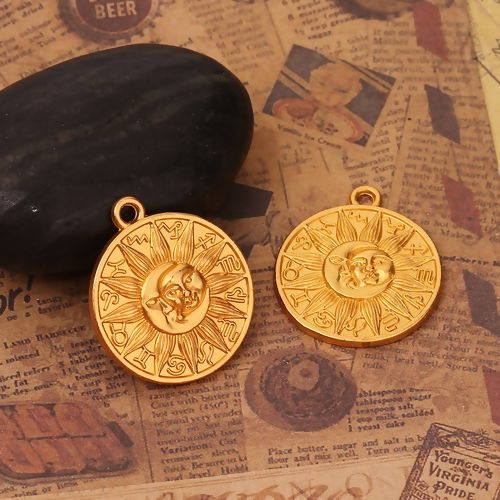 Bild von Zinklegierung Charms Rund Matt Gold Sonne und Mondgesicht 29mm x 25mm, 5 Stück
