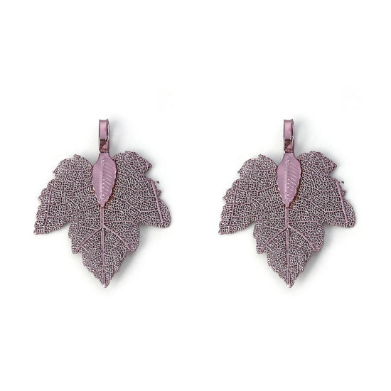 Image de Pendentifs en Laiton Feuille d'érable Pourpre 36mm x 28mm - 34mm x 27mm, 2 Pcs