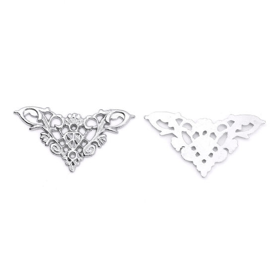 Immagine di Lega di Zinco Filigree Stamping Cabochon per Abbellimento Triangolo Tono Argento 35mm x 35mm, 20 Pz