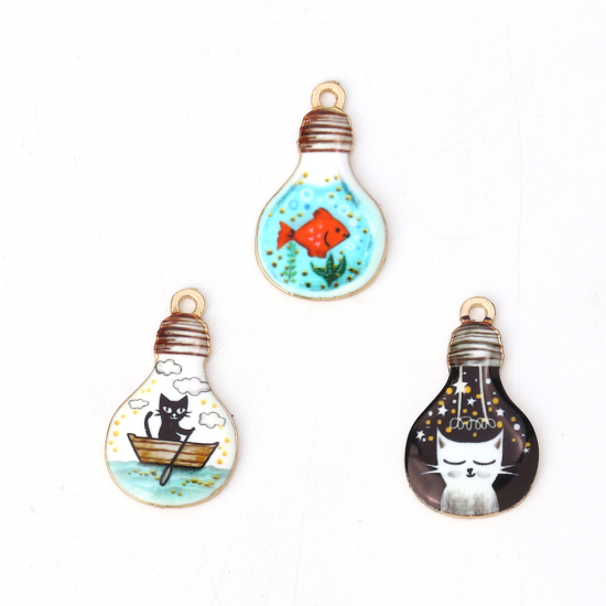 Imagen de Zamak Colgantes Charms Bombilla Chapado en Oro Multicolor Gato Esmalte 28mm x 17mm, 10 Unidades