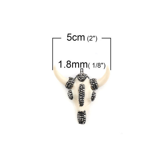 Image de Pendentifs Style Bohème en Résine Micro Pave Crème Tête de Bœuf à Strass Gris Foncé 50mm x 49mm, 1 Pièce