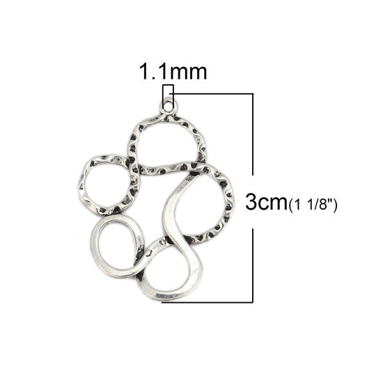 真鍮 ペンダント 不規則 銀古美 30mm x 23mm、 2 個 の画像
