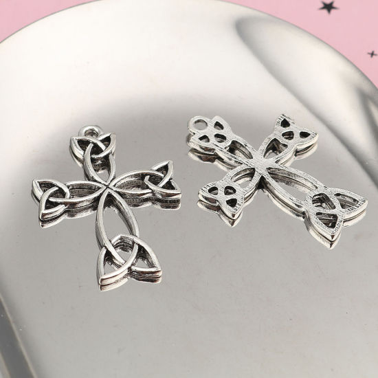 Image de Pendentifs Nœud celtique en Alliage de Zinc Croix Feuilles de Fleur Argent Vieilli 38mm x 28mm, 20 Pcs