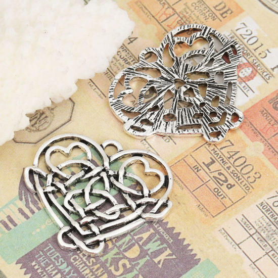 Bild von Zinklegierung Keltischer Knoten Anhänger Herz Antiksilber Hohl 31mm x 26mm, 10 Stück