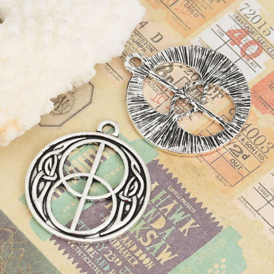Bild von Zinklegierung Keltischer Knoten Anhänger Rund Antiksilber Hohl 30mm x 27mm, 10 Stück