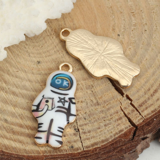 Bild von Zinklegierung Galaxis Charms Astronaut Raumfahrer KC Vergoldet Weiß Emaille 23mm x 11mm, 10 Stück