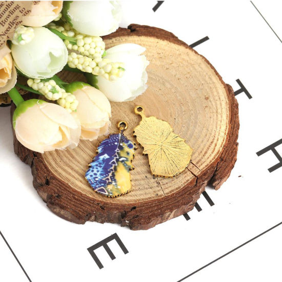 亜鉛合金 ペンダント 羽 金メッキ ピーコックグリーン エナメル 3.2cm x 1.8cm、 10 個 の画像