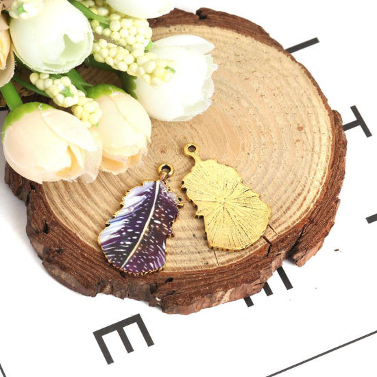 亜鉛合金 ペンダント 羽 金メッキ ピーコックグリーン エナメル 3.2cm x 1.8cm、 10 個 の画像