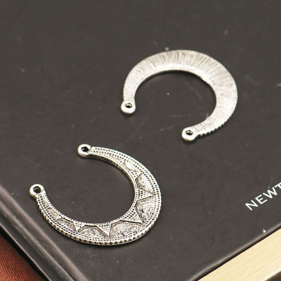 Picture of Zinc Based Alloy Connectors U-shaped Antique Silver Color Carved Pattern 29mm x 29mm, 10 PCs