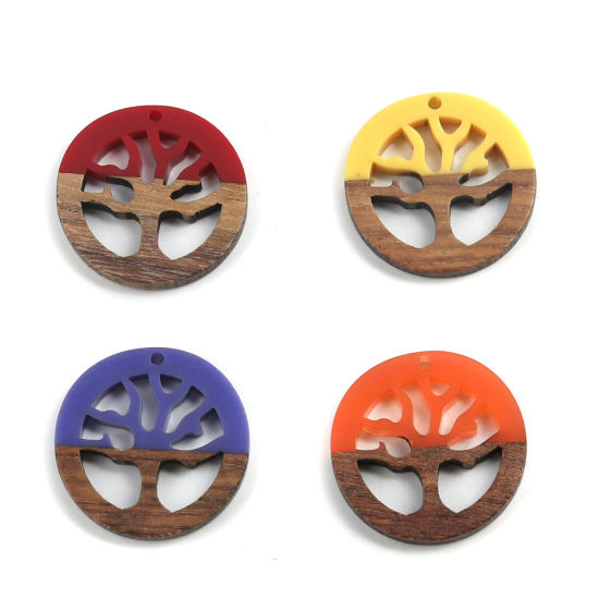 Image de Breloques Résine à Effet de Bois Naturel Rond Orange Arbres 28mm Dia, 2 Pcs