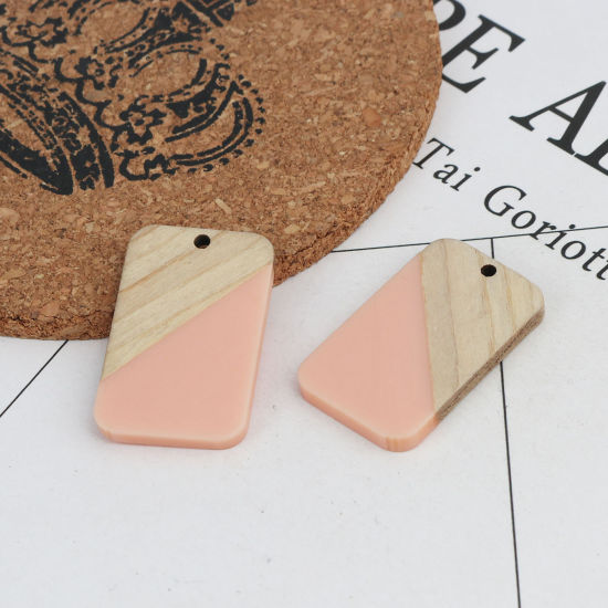 Image de Pendentifs Résine à Effet de Bois Naturel Rectangle Rose Clair 3.3cm x 2.1cm, 2 Pcs