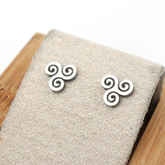 Image de Boucles d'Oreilles Puces en 304 Acier Inoxydable Argent Mat Fleur 9mm x 9mm , Epaisseur de Fil: (21 gauge), 1 Paire