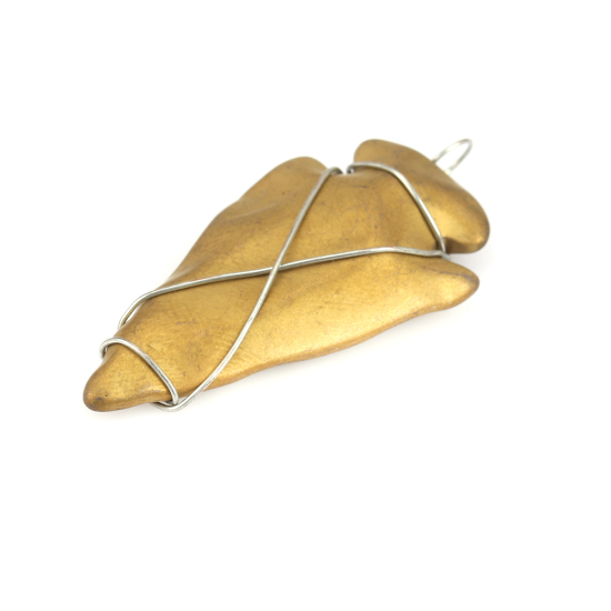 Image de (Classement B) Pendentifs en Hématite ( Naturel ) Or Pointe de Flèche Enroulé 5.3cm x 2.5cm, 1 Pièce