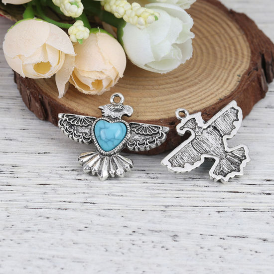 Image de Pendentifs Style Bohème en Alliage de Zinc+Acrylique Aigle Argent Vieilli Bleu-Vert Cœur Imitation Turquoise 34mm x 28mm, 5 Pcs