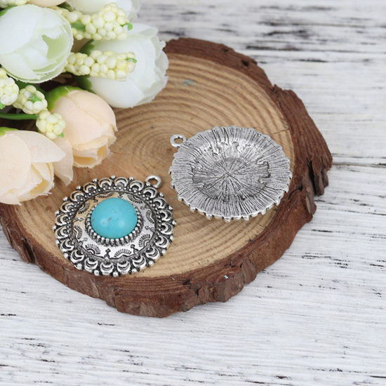 Image de Pendentifs Style Bohème en Alliage de Zinc+Acrylique Rond Argent Vieilli Bleu-Vert Motif Sculpté Imitation Turquoise 34mm x 30mm, 5 Pcs