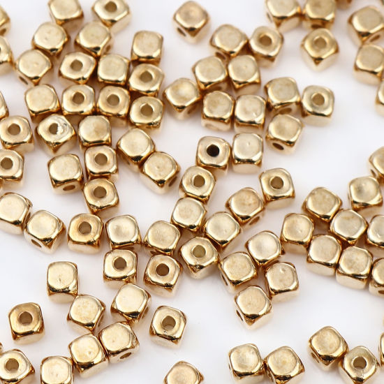 Image de CCB Plastic Beads Square About 4mm x 4mm, Hole: Approx 1.5mm, 1 Packet (Approx 300 PCs/Packet)