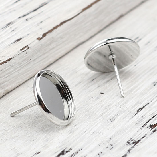Iron Based Alloy Cabochon Settings Ear Post Stud Earrings Findings Round Silver Tone (Fit 12mm Dia.) 14mm Dia., Post/ Wire Size: (21 gauge), 30 PCs の画像