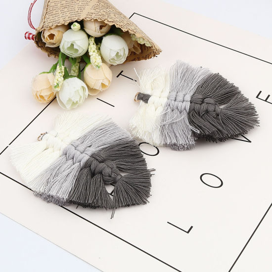 Image de Pendentifs Franges en Polyester Feuille Gris Franges 90mm x 65mm, 2 Pcs