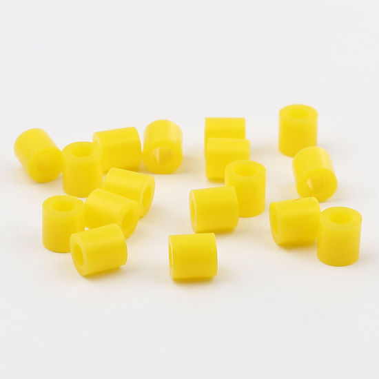 アクリルポニーバブルガム ビーズ 円筒形 黄色 約 5mm x 5mm、 穴：約 2.9mm、 2000 個 の画像