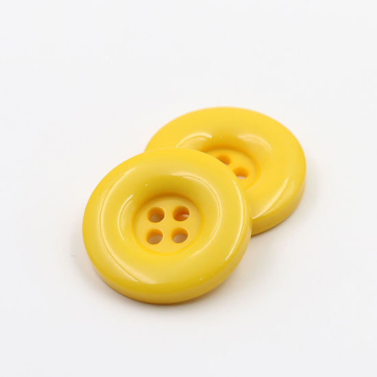 樹脂 縫製ボタン 4つ穴 円形 黄色 18mm 直径、 50 個 の画像