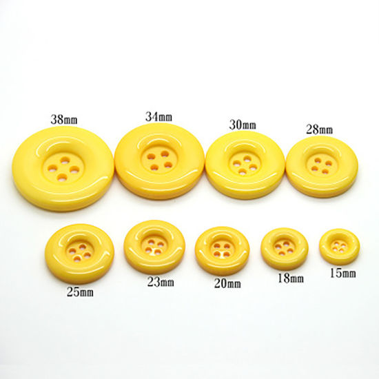 樹脂 縫製ボタン 4つ穴 円形 白 18mm 直径、 50 個 の画像