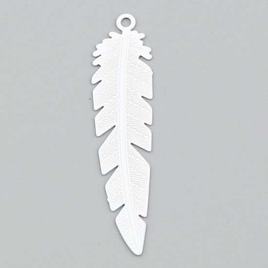 Image de Breloques Estampe en Filigrane en Laiton Plume Blanc 35mm x 8mm, 30 Pcs
