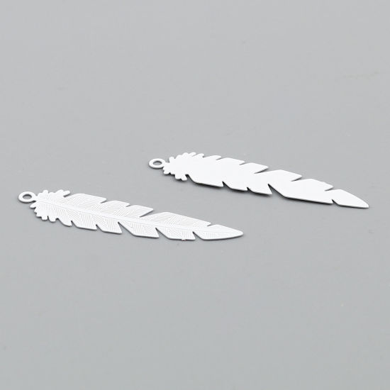 Image de Breloques Estampe en Filigrane en Laiton Plume Blanc 35mm x 8mm, 30 Pcs