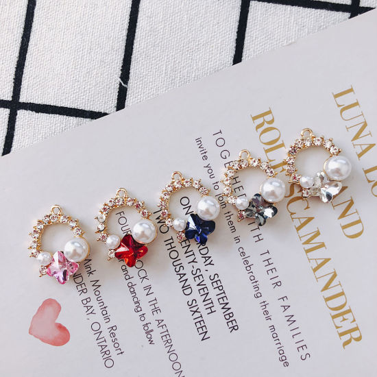 Image de Breloques Insecte en Alliage de Zinc+Acrylique Annulaire Blanc Papillons à Strass Rouge Imitation Perles 23mm x 18mm, 2 Pcs