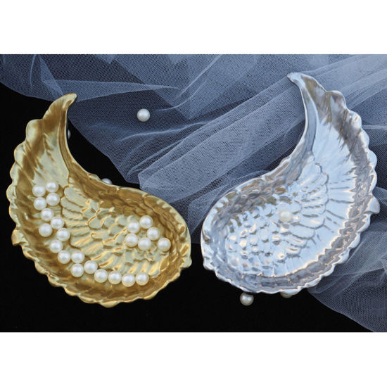 Image de Moule en Silicone Aile au Hasard Blanc 13.2cm x 9cm, 1 Pièce