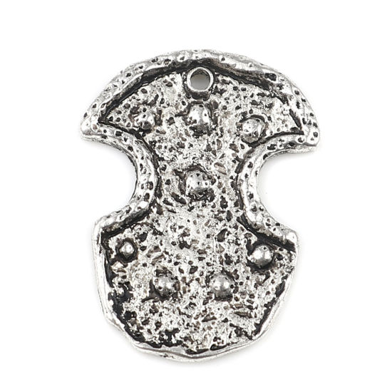 Bild von Zinklegierung Charms Unregelmäßig Antiksilber 26mm x 19mm, 10 Stück