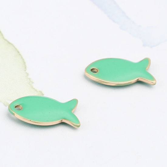 Image de Breloques Sequins Emaillés Double Face en Laiton Poisson Doré Vert Clair 14mm x 8mm, 10 Pcs