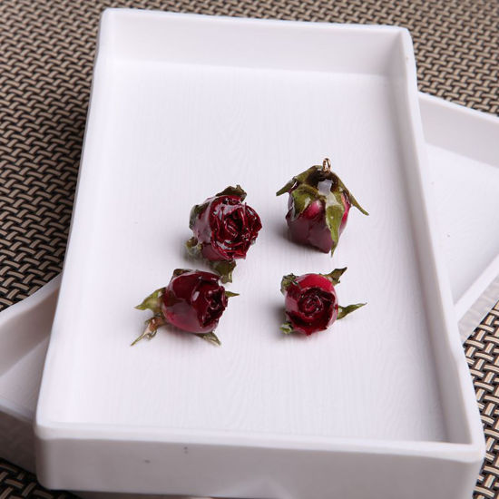 亜鉛合金 レジンクラフト ドライフラワー 押し花 ペンダント KC金メッキ 深紅色 3cm - 0.8cm、 2 個 の画像