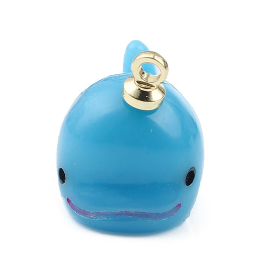 樹脂 海ジュエリー チャーム クジラ 金メッキ 青 17mm x 12mm、 10 個 の画像