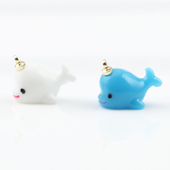 樹脂 海ジュエリー チャーム クジラ 金メッキ 青 17mm x 12mm、 10 個 の画像