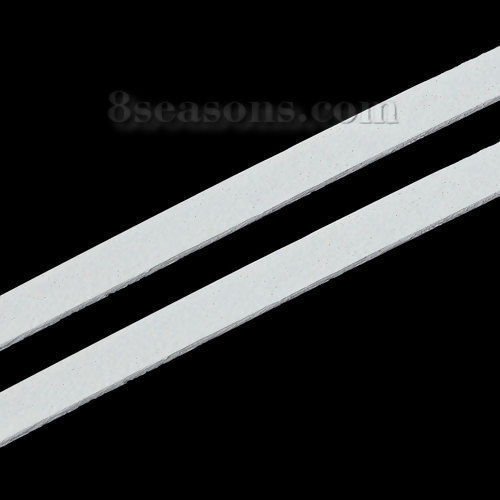Image de Cordon en Peau de Vache Blanc 6mm, 2 Yards