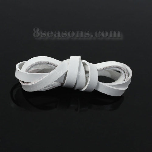 Image de Cordon en Peau de Vache Blanc 6mm, 2 Yards
