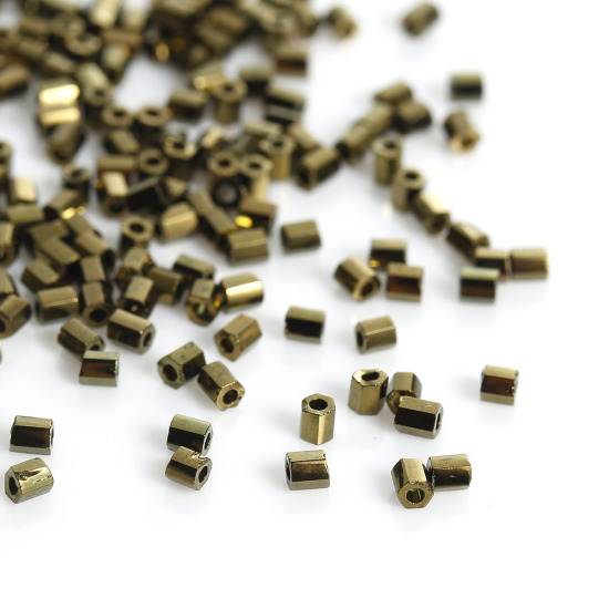 （日本輸入） ガラス シード ビーズ 六角 金古美 約 2mm x 2mm、 穴：約 0.8mm、 10 グラム (約 140PCs/グラム) の画像