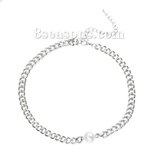 ファション アクリル チョーカーネックレス シルバートーン 白 パール模造 アクリルビーズ 32cm長さ、 1 本 の画像