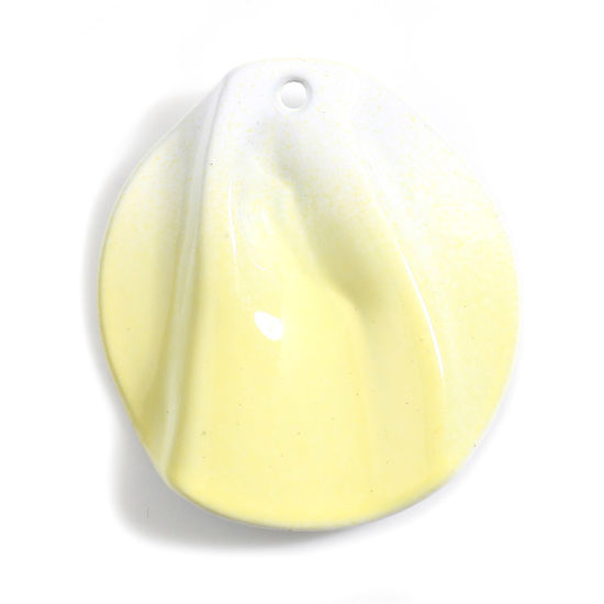 Picture of Zinc Based Alloy Charms Round Yellow Painted 25mm x 23mm, 10 PCs