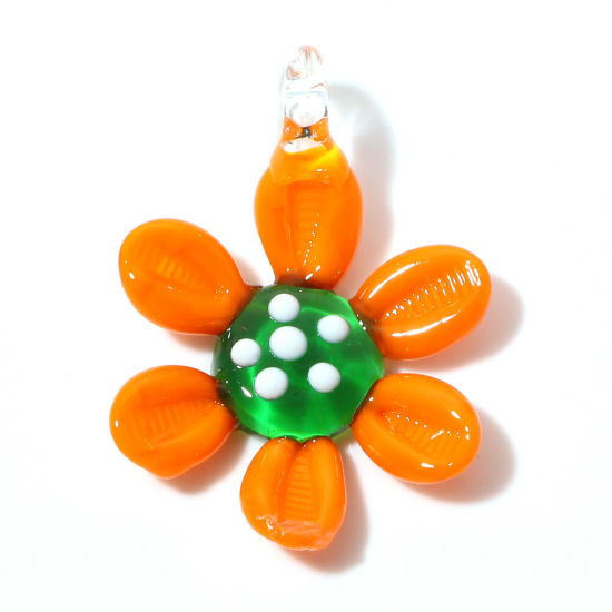 ランプワークガラス ペンダント フラワー オレンジ色 4.2cm x 2.9cm、 2 個 の画像