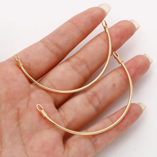 真鍮 コネクター リアルゴールドメッキ 円弧 5.7cmx 3.3cm、 1 個 の画像