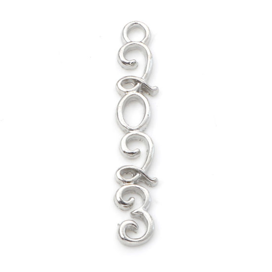Imagen de 20 Unidades Zamak Año Colgantes Tono de Plata Número Mensaje " 2023 " 3.2cm x 0.6cm
