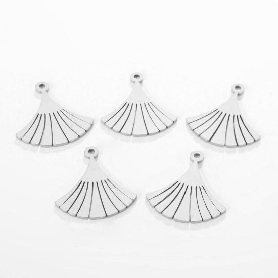 Image de Breloques en 304 Acier Inoxydable Eventail Argent Mat Creux 23mm x 26mm , 5 Pcs