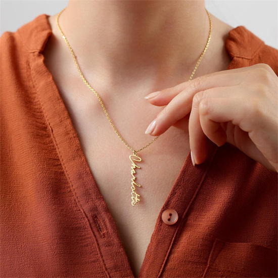 Image de 1 Pièce Collier Prénom Personnalisé Pendentif Breloque de Lettre Personnalisé en Acier Inoxydable Doré 45cm long