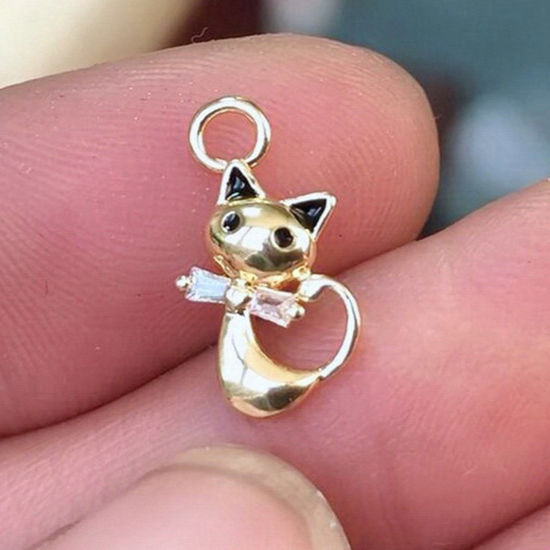 真鍮 可愛い かわいい キュート チャーム 猫 14Kゴールドメッキ クリアジルコン 15mmx 8mm、 1 個 の画像