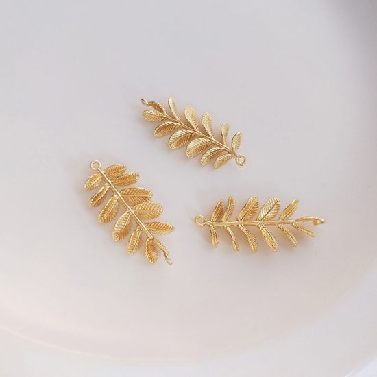 Imagen de Latón Colgantes Hoja 14K Oro Real Chappado 3cm x 1.3cm, 1 Unidad